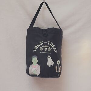 BBW Trick or Treat Tote Bag Drawstring Closure Glow in the Dark New OOS